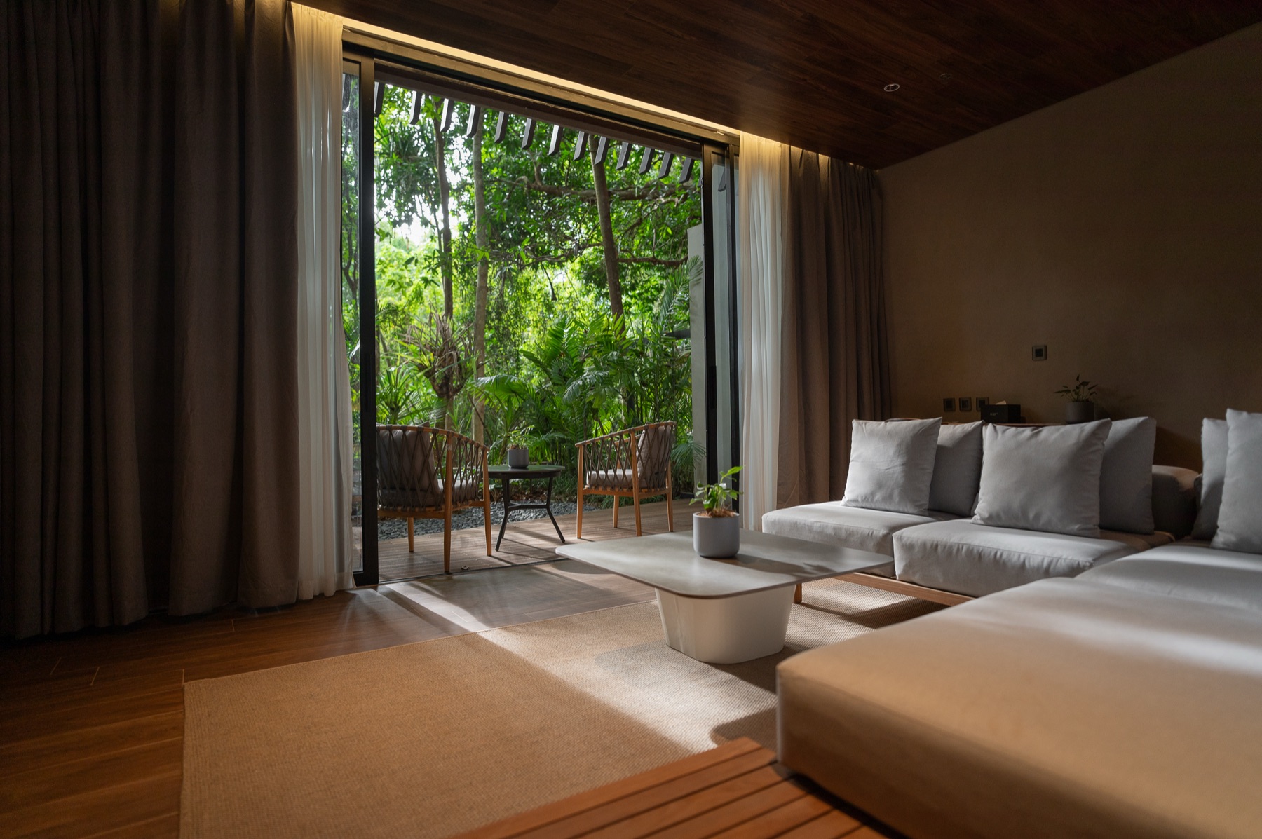 Garden Room living area