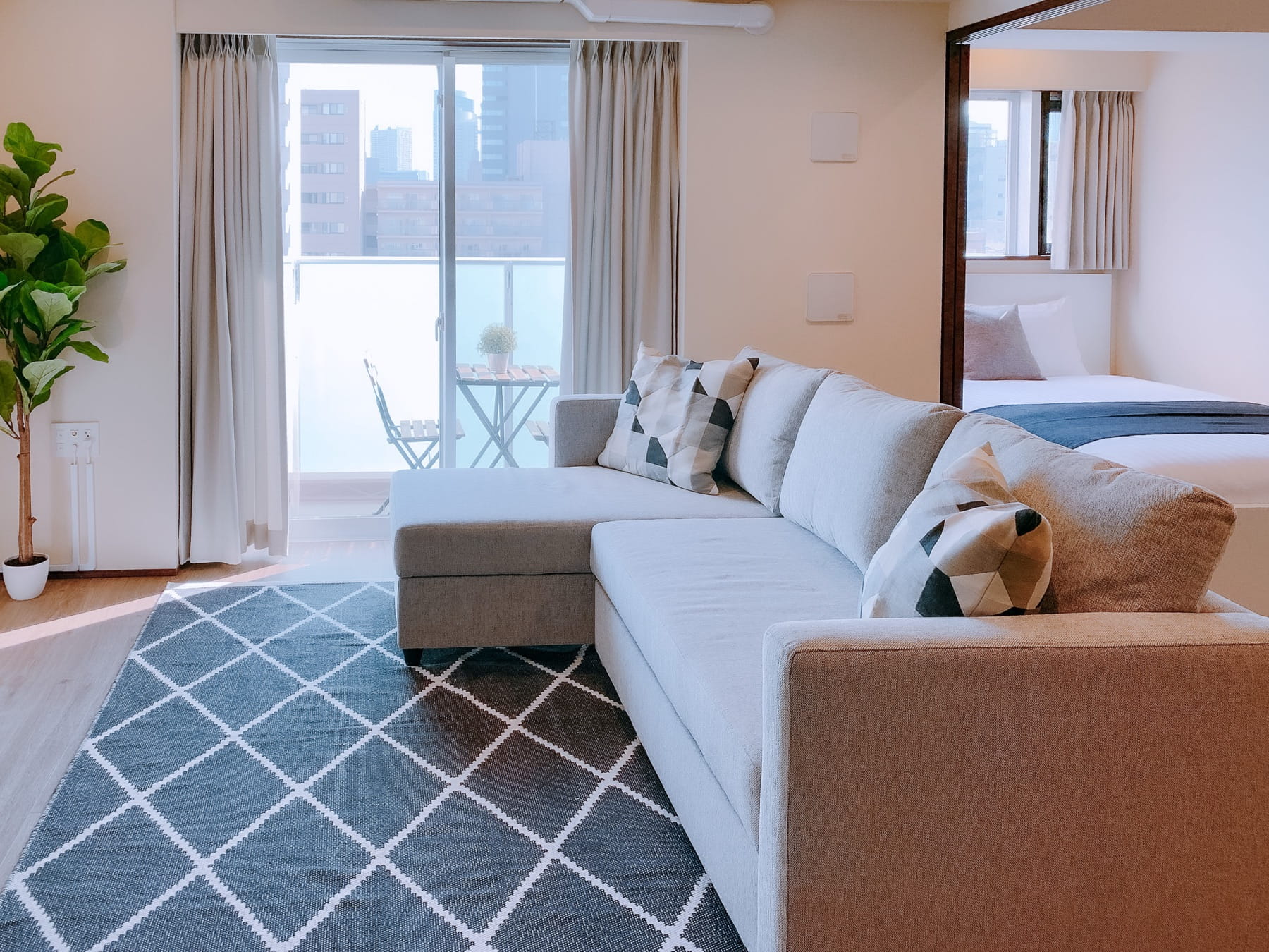 Tokyo hotel living room